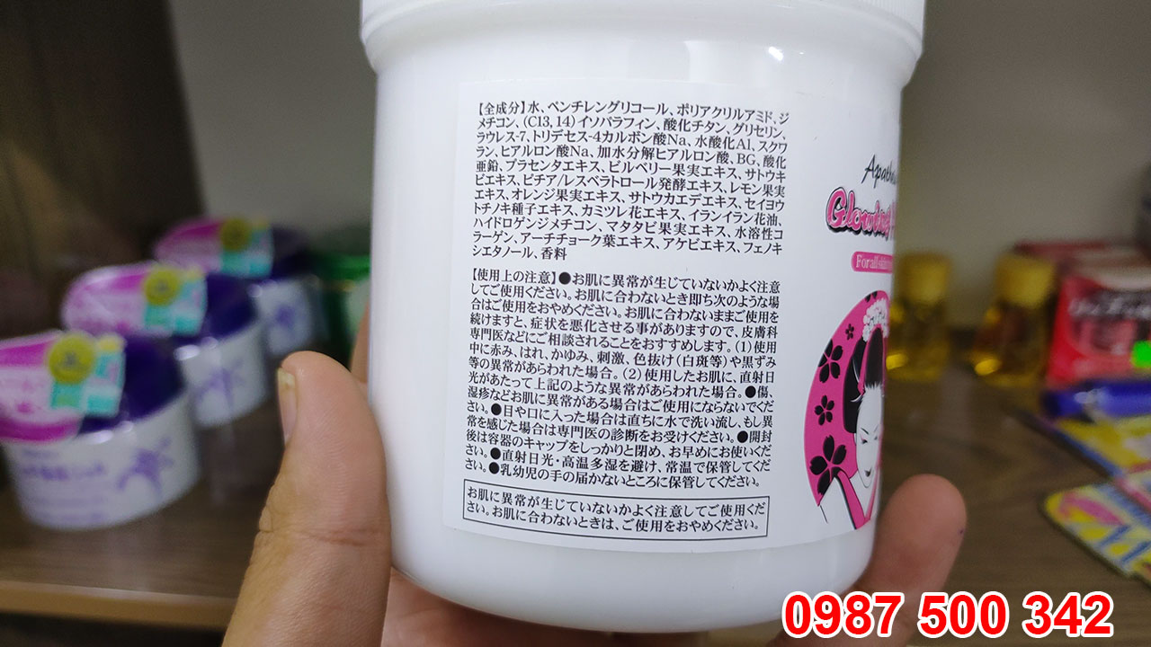 Kem ủ trắng Apatheia Glowing Pack Nhật Bản có công dụng dưỡng trắng và cấp ẩm chuyên sâu, đồng thời giúp xóa nám, tàn nhang, mang đến cho bạn một vẻ ngoài rạng ngời sức sống.