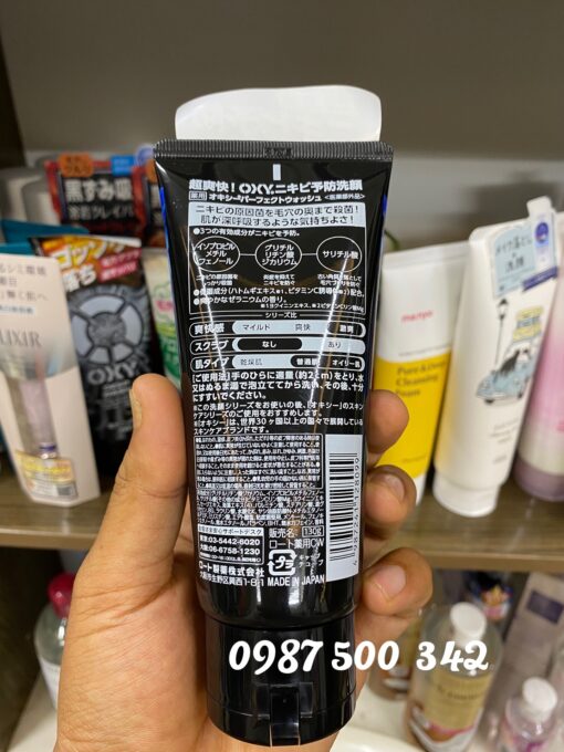 Trên tay sản phẩm Sữa rửa mặt cho nam Oxy Perfect Wash 130g Nhật Bản