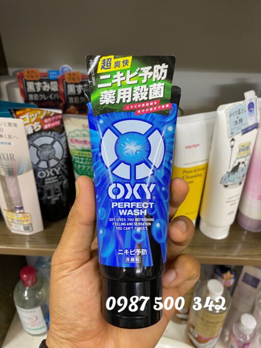 Trên tay sản phẩm Sữa rửa mặt cho nam Oxy Perfect Wash 130g Nhật Bản